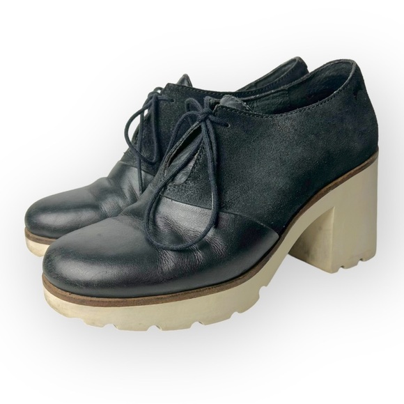 Camper Black and Cream Ankle Boots - Picture 1 of 9